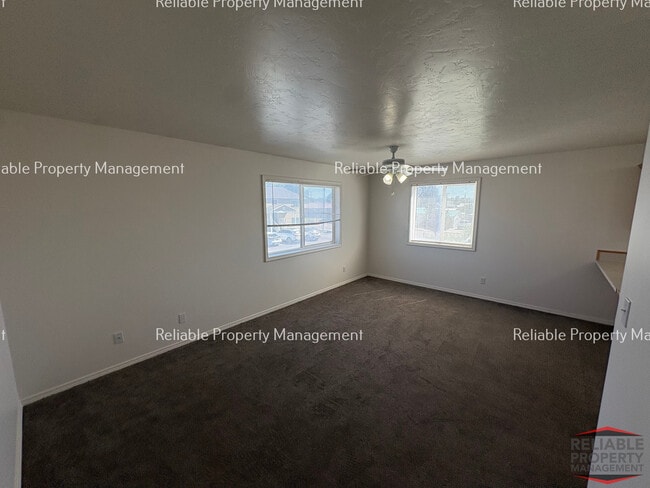 294 W Anderson St Unit 4