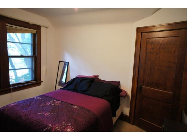 2nd floor bedroom - 3005 Tyler St NE