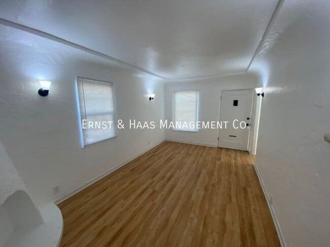 Photo - 822 Belmont Ave