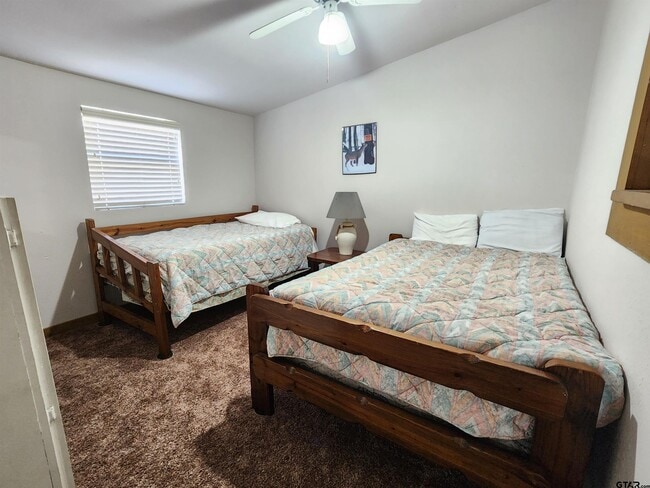 Photo - 845A CR 1987