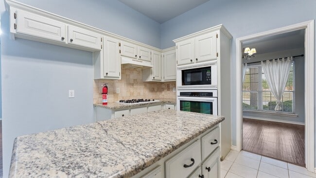 Photo - 525 Mustang Ridge Dr