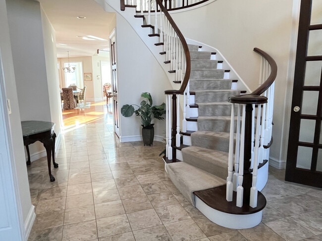 Photo - 711 Berkshire Ct