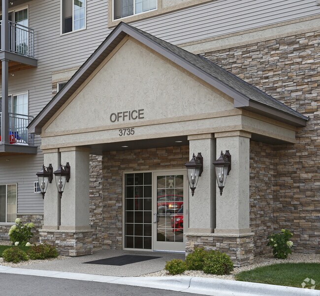 Photo - Grand Royale Plaza