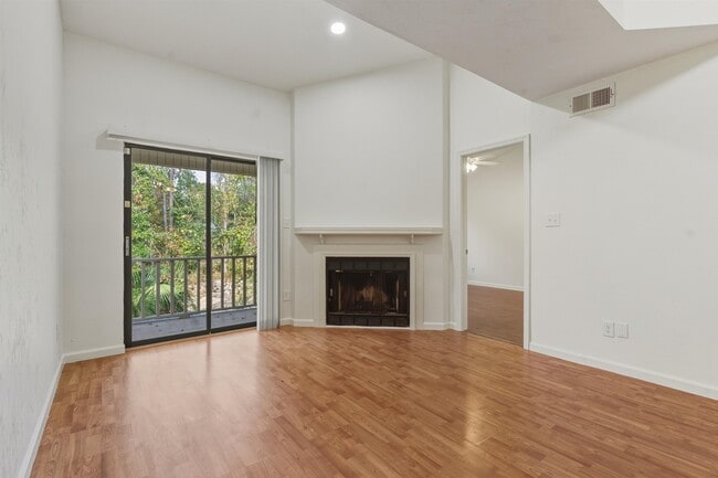 Photo - 2900 Woodrich Dr