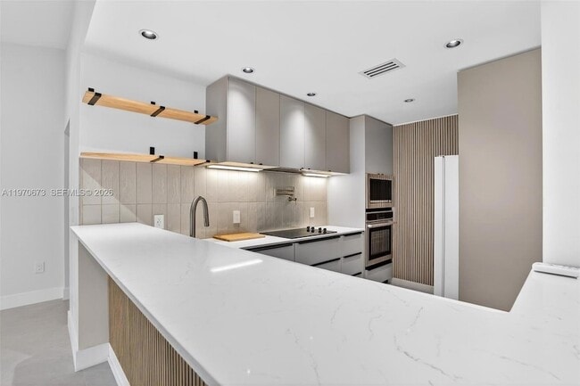 Photo - 401 SE 10th St Unidad B207