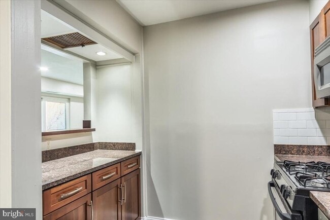 Photo - 211 Victor Pkwy Unit 211D