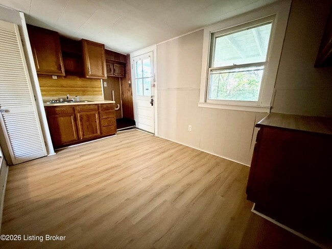 Photo - 2057 May Ave