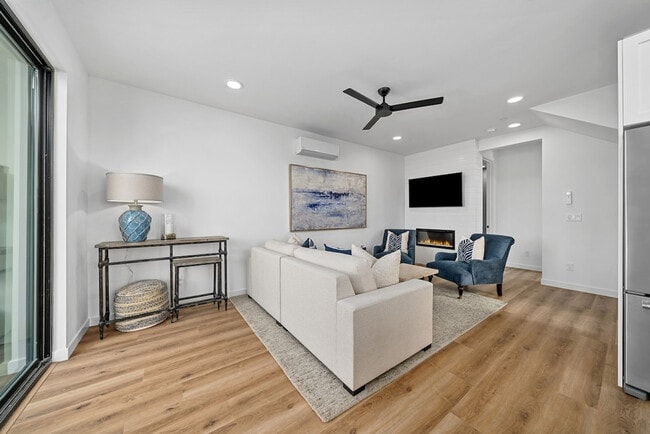 Photo - 148 S Myers St Unit ID1292601P