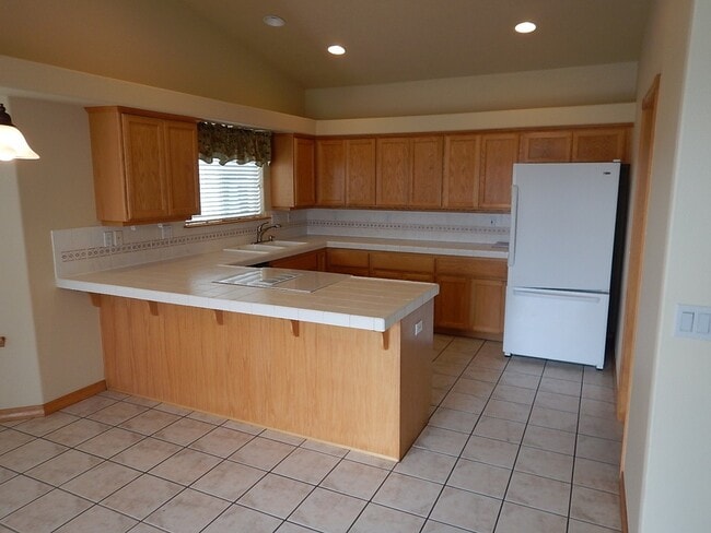 Photo - Home on Large Lot Overlooking Barnes Butte...