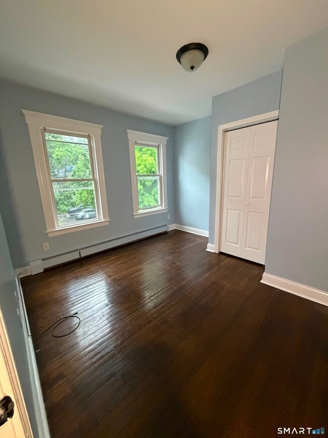 Photo - 16 Charron St