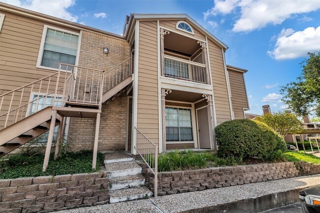 Building Photo - 1860 White Oak Dr Unit 307 Rental