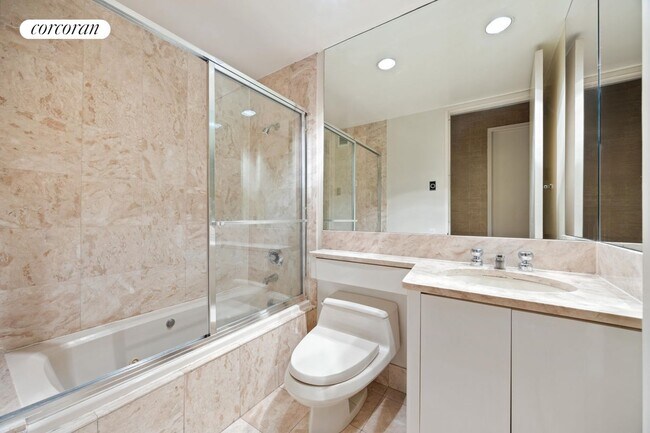 Photo - 100 Condo United Nations Plaza