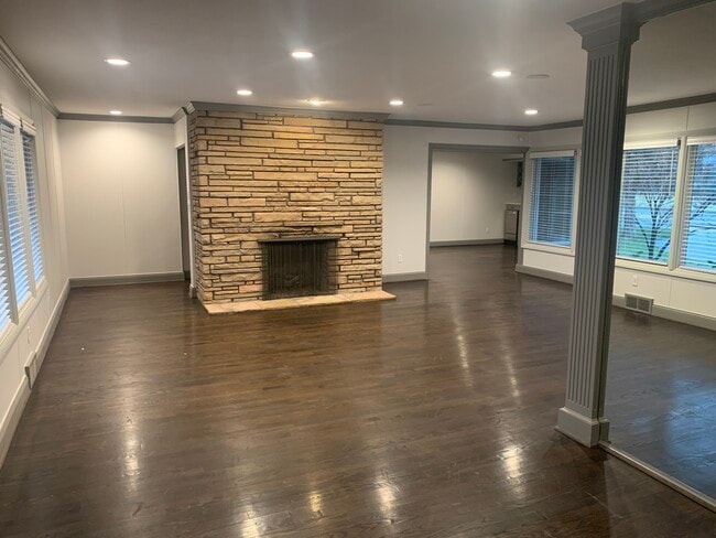 Photo - 1720 Dorchester Pl