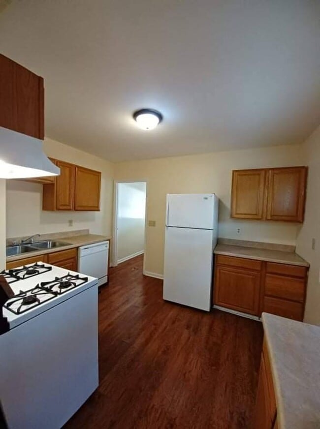 Photo - 1233-35 Benton St Unidad 1235