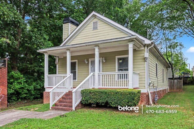Photo - 711 Meldrum St NW