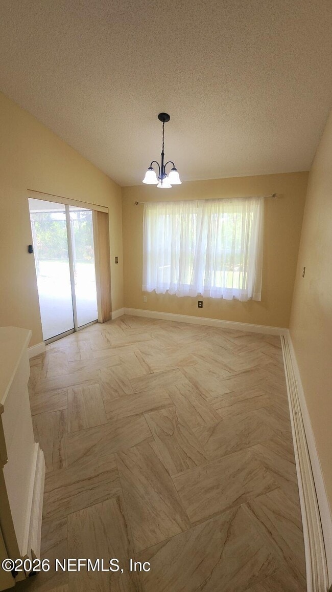 Photo - 31 Eastmoor Ln