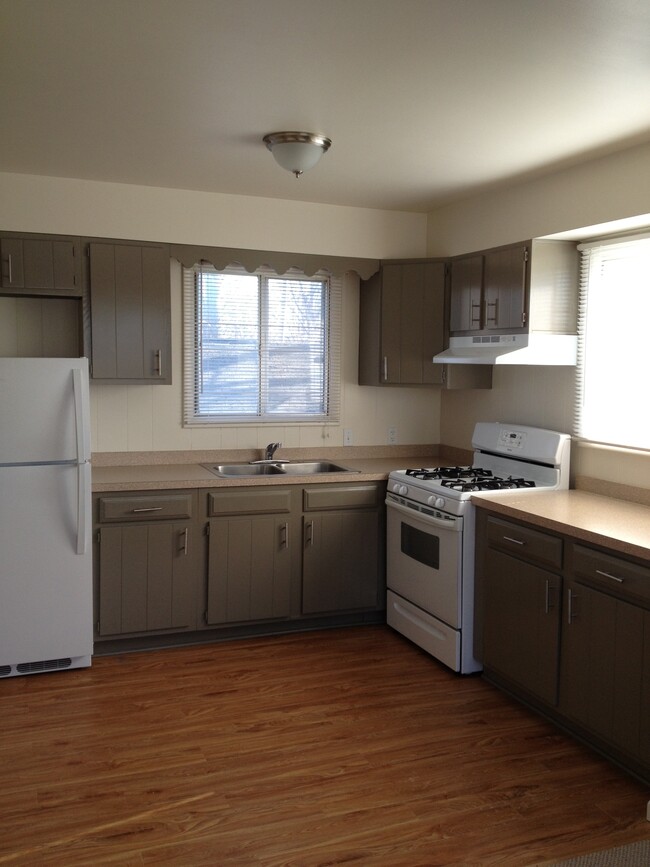 Photo - 308 W Upright St Apartments Unit 2