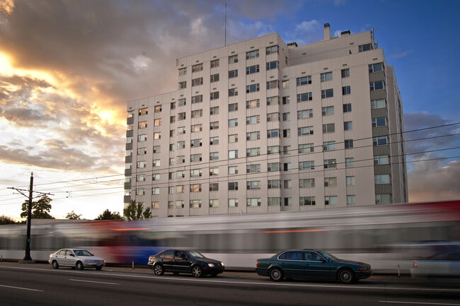 Building Photo - Yugo Salt Lake City The Summit Rental