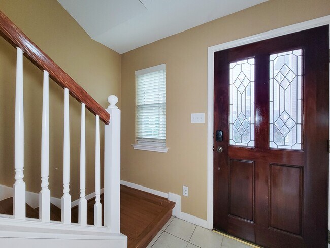 Photo - 2208 Taft St