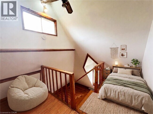 Photo - 130 Brown St