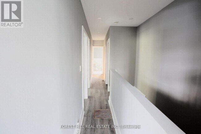 Photo - 919 Kingston Rd