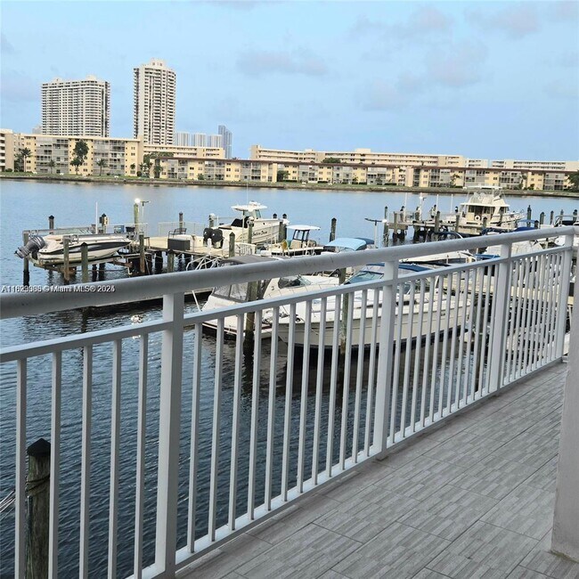 Photo - 18071 Biscayne Blvd Unidad 302