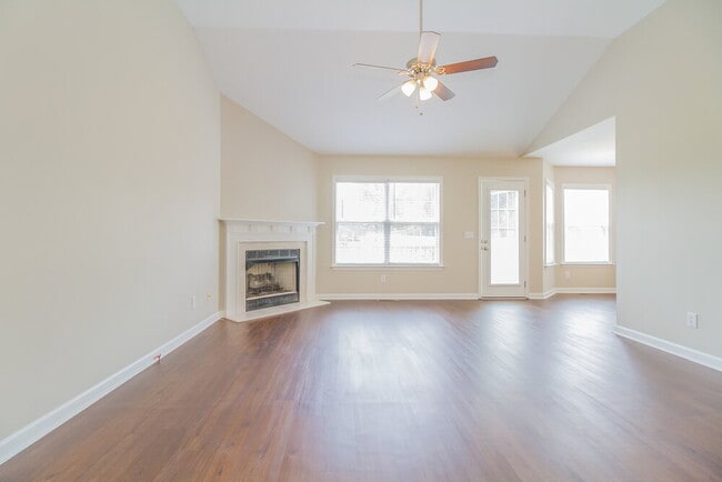Photo - 2619 Danbury Cir