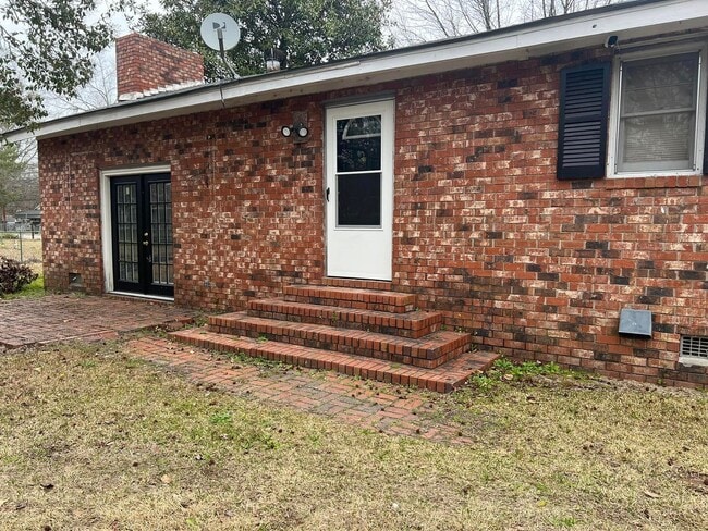 Photo - Beautiful Brick 3 bed/2 bath home!