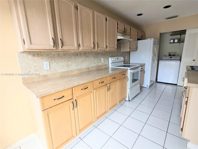 Photo - 1322 Sandpiper Blvd