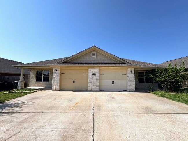 Building Photo - 523 Kacie Dr Rental
