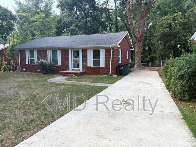 Building Photo - 3900 Crestridge Dr