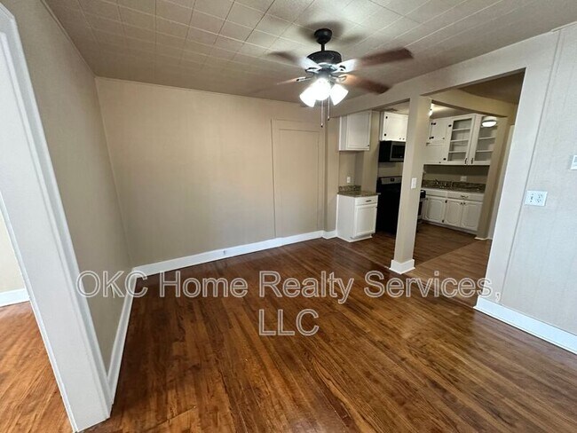 Photo - 1715 N Villa Ave