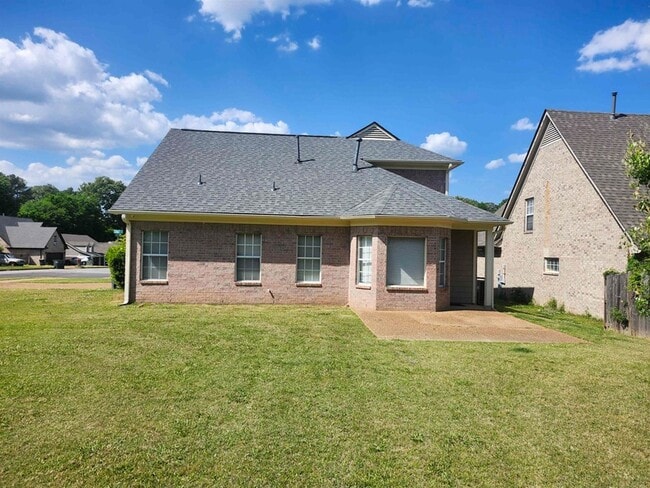 Photo - 6667 Einat Cove