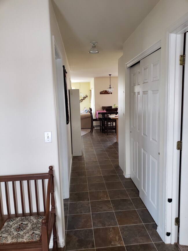 1012 W Park St Townhome Townhome Rental in Wenatchee WA