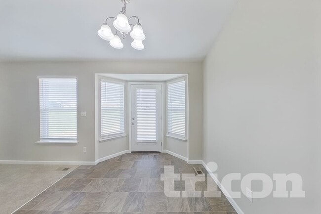 Photo - 227 Essex Ct