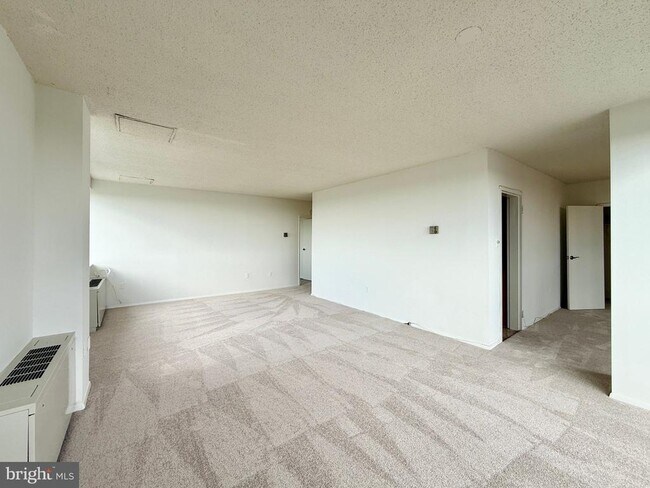 4141 Henderson Rd Unit 1206