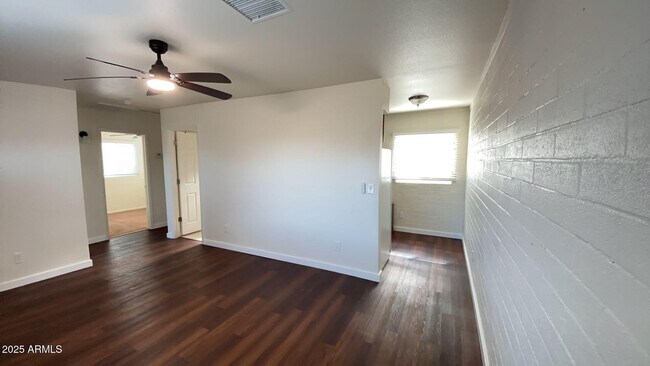 Photo - 1411 E Sierra St