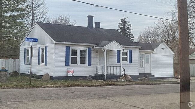 Building Photo - 2 Bedroom, 2 Bath Moraine Home