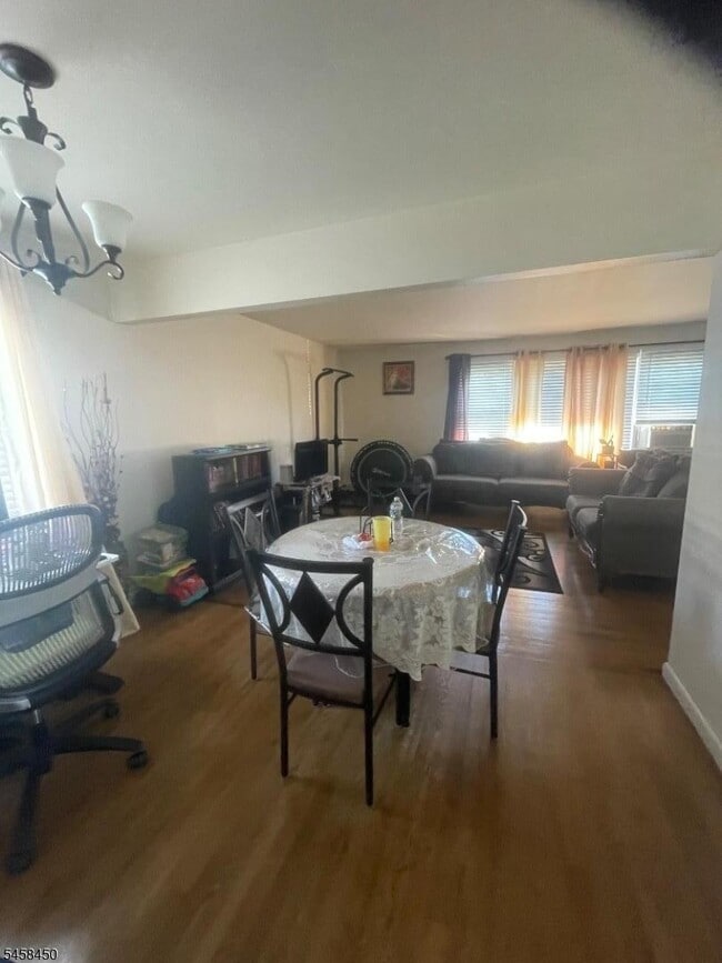 156 6th Ave