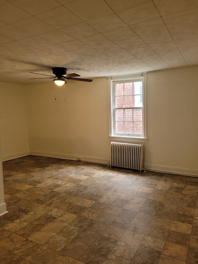 118 E King St Unit B