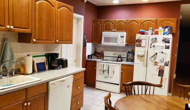 Building Photo - 154 Harvard St Unit 7 Rental