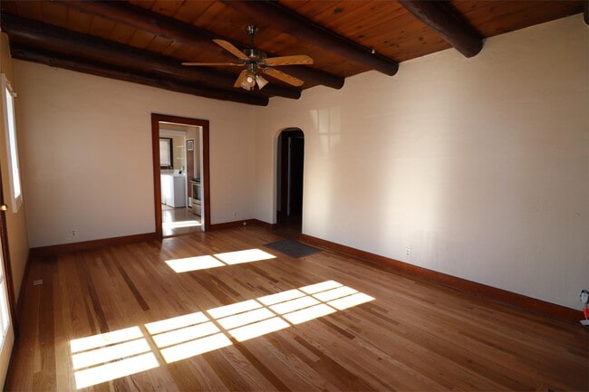 Photo - 407 Vassar Dr SE