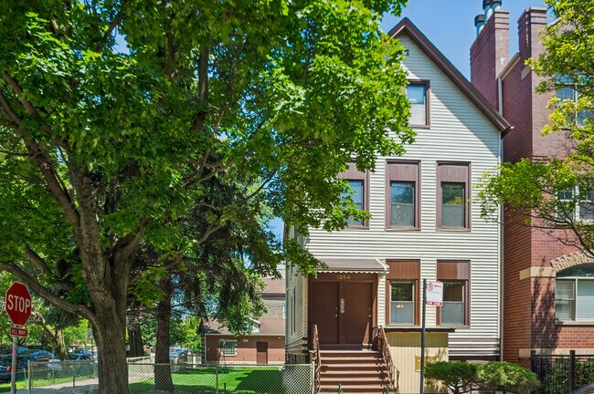 Photo - 1354 W George St Unit 1
