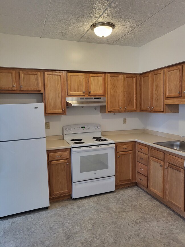 Photo - 37 Academy Ave