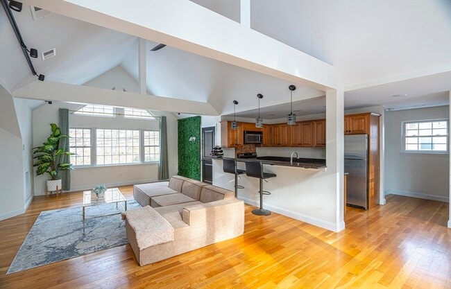 Building Photo - 1364 High St Unit 1