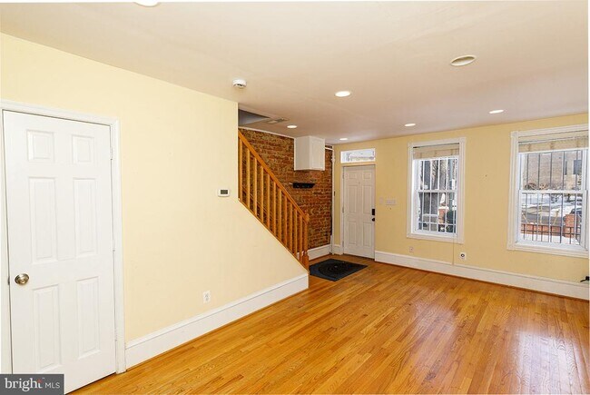 Photo - 809 Kentucky Ave SE