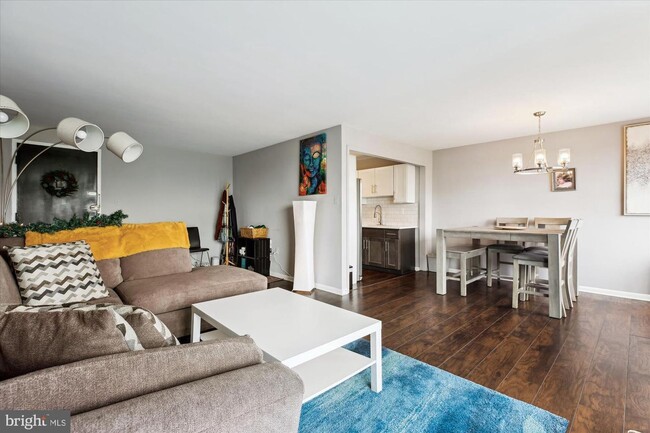 Photo - Renovated 2 bedroom, 1 bath with lots of natural light.