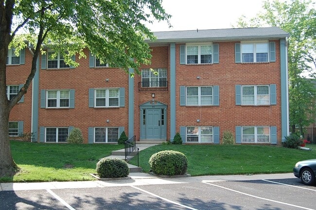 Building Photo - BEL AIR - HICKORY HILLS CONDO