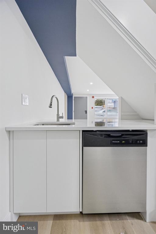 Photo - 4522 Baker St Unit 13