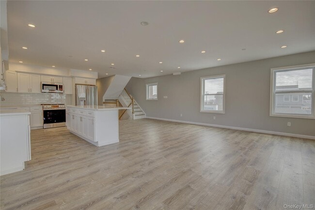 Photo - 58 California St